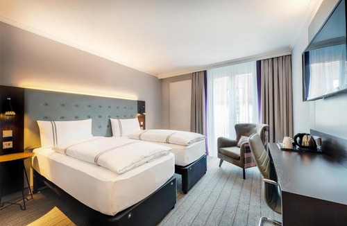 Kurpark Hotel | Premier Inn Stuttgart Bad Cannstatt