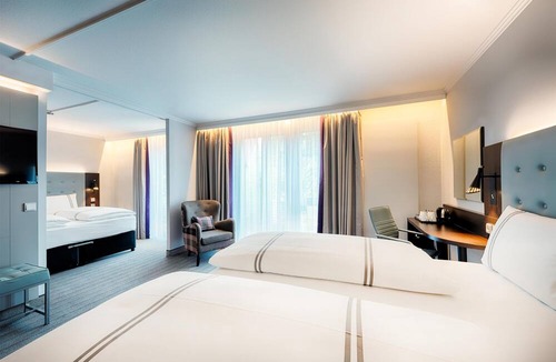 Kurpark Hotel | Premier Inn Stuttgart Bad Cannstatt
