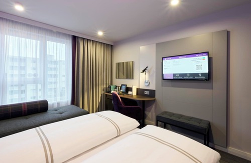 Stuttgart Hotel | Premier Inn Stuttgart Zuffenhausen