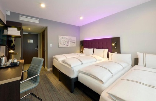 Stuttgart Hotel | Premier Inn Stuttgart Zuffenhausen