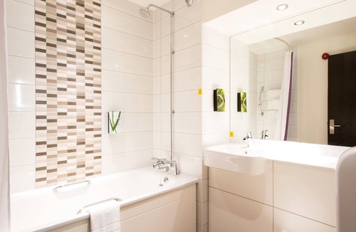 Worthing Hotel | Premier Inn Worthing Seafront
