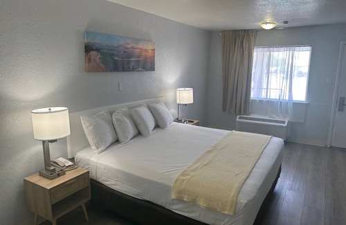 North Mountain Hotel | Premier Inns Metro Center