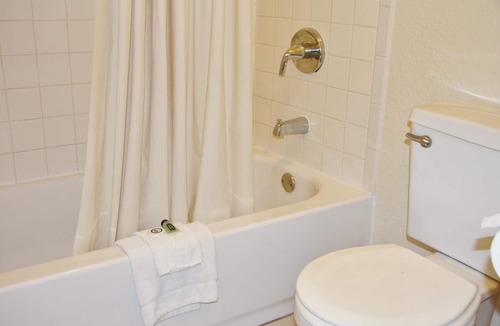 North Mountain Hotel | Premier Inns Metro Center