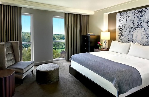 West Plaza Hotel | Premier Kansas City Luxury! Onsite Pool, Pets Allowed, Near Fountain of Neptune