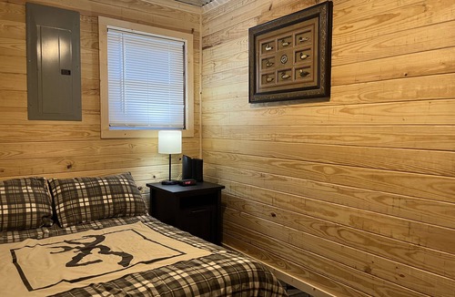 Hornbeak Cabin | Premier lodging at Reelfoot lake , First class upgrade!