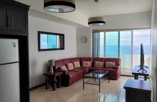 Triangulo de Oro Condo | Premier Oceanfront Closest To The Water - Ocean Islands Dolphins!