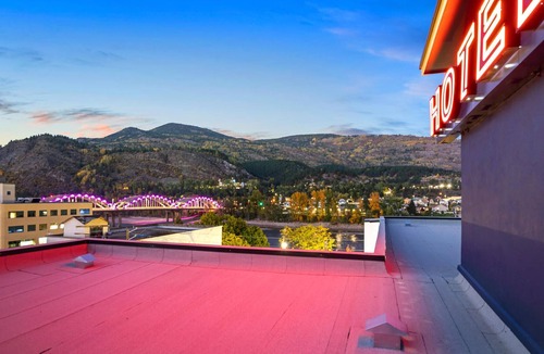 Trail Apartment | Premier Preferred King Room - Suite - 1 King with Kitchen