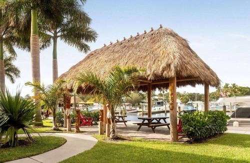Trailer Estates Apartment | Premier Waterfront Room, Tiki Bar & Grill, Live Music, Pool, Gym, Kitchenette