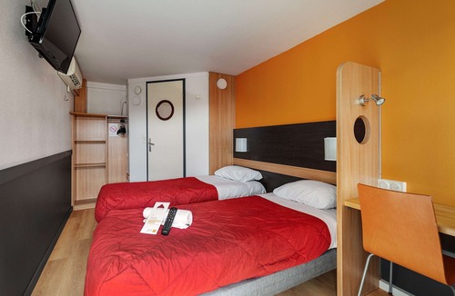 Montfavet Hotel | Premiere Classe Avignon Sud - Parc des Expositions