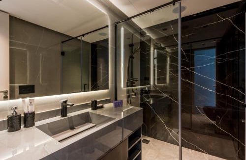 Dubai Apartment | Premium 1BR with Balcony Mins to Marina & Metro