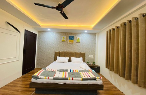 Maheshwar Bed & Breakfast | Premium accommodation close to the riverside and fort
