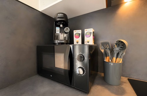 Marignier Apartment | Premium Air-Conditioned Studio – Terrace – Mountain View