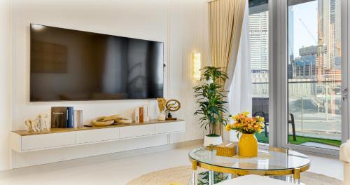 Al Safa Apartment | Premium Canal Front 3BR- Burj Khalifa & Canal Views -Near Safa Park