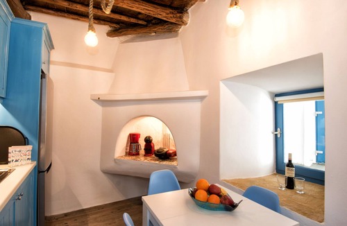 Gavrio Apartment | Premium Cycladic Studio - Perfect for Families - Couples, The Gavrion's Nest