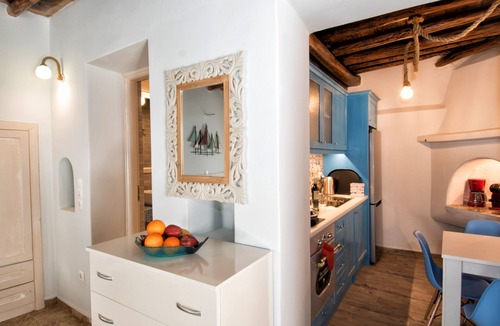 Gavrio Apartment | Premium Cycladic Studio - Perfect for Families - Couples, The Gavrion's Nest
