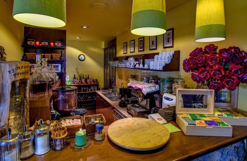 Naousa Bed & Breakfast | Premium Double - Esperides Traditional Retreat