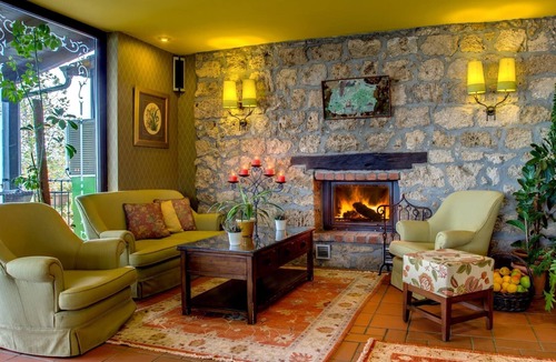Naousa Bed & Breakfast | Premium Double - Esperides Traditional Retreat