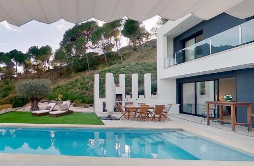 Mataro Villa | Premium Habitat 3 Hermanas