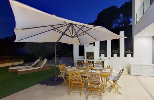 Mataro Villa | Premium Habitat 3 Hermanas
