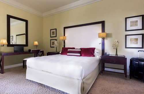 Garhoud Hotel | Premium Executive | Movenpick Al Bustan | DXB 5 Min, Spa + Pool, 5-Star