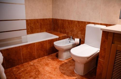 Lumiar Apartment | Premium Flat in Upscale Area, Balcony, Parking
