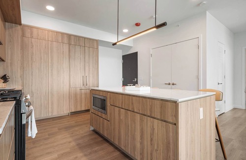 The Loop Apartment | Premium Lake Views + Ideal for Group Getaways