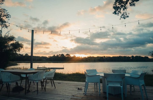 Bastrop House | Premium Lakefront Cabin #4: The Cardinal (Austin)