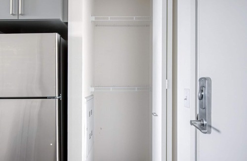 Logan Square Apartment | Premium Logan Square 1BR w/Roof Deck & Gym, 1 block to L, by Blueground