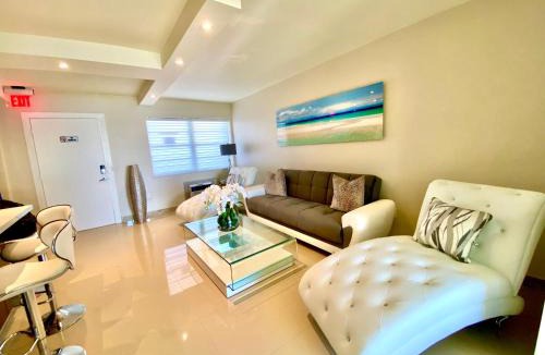 North Bay Village Apartment | Premium Modern waterfront apartment with Miami Skyline view on the bay 5 mins drive to Miami Beach with free parking