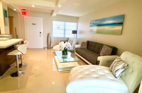 North Bay Village Apartment | Premium Modern waterfront apartment with Miami Skyline view on the bay 5 mins drive to Miami Beach with free parking