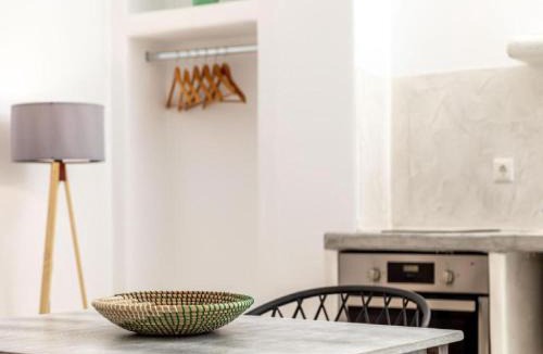 Old Town Naxos Villa | Premium Naxos Suite Family Suite With Private Balcony Modern Furnishing