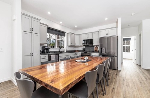 The Galena Territory House | Premium New Construction: Golf Sim + Theater Room + Noon Check-in-out