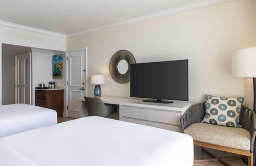 Garrison Historic Area Hotel | Premium Ocean View 2 Double Beds