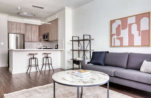 Playa Vista Apartment | Premium Playa Vista 1BR w/ Pool & Lounge, near Whole Foods, by Blueground