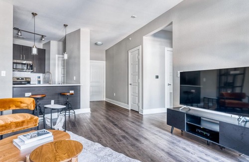 Riverside Apartment | Premium Riverside 1BR w/ Gym & W/D, nr Lady Bird Lake, by Blueground