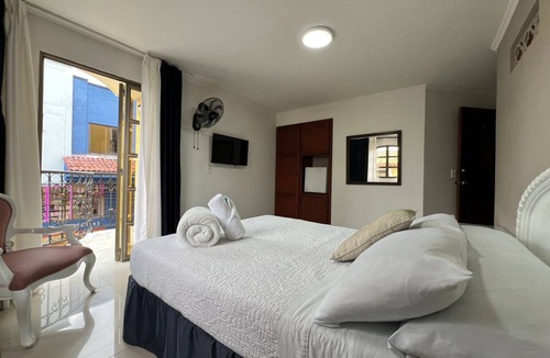 La Estrella Hotel | Premium Room with Balcony Comfort and Ideal Location