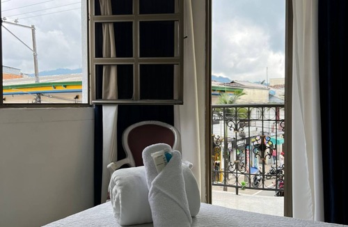 La Estrella Hotel | Premium Room with Balcony Comfort and Ideal Location