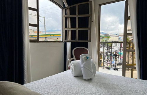 La Estrella Hotel | Premium Room with Balcony Comfort and Ideal Location