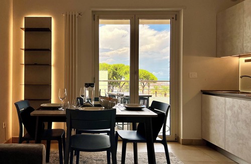 Roseto degli Abruzzi Condo | Premium Sea Front 2-bedroom condo in Roseto Degli Abruzzi, with WiFi, AC