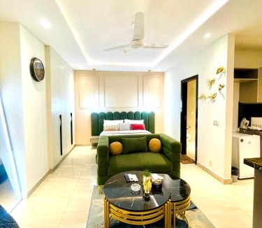 Gulberg Apartment | Premium Studio Apartment Zameen Aurum Gulberg