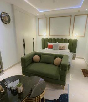 Gulberg Apartment | Premium Studio Apartment Zameen Aurum Gulberg