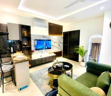 Gulberg Apartment | Premium Studio Apartment Zameen Aurum Gulberg