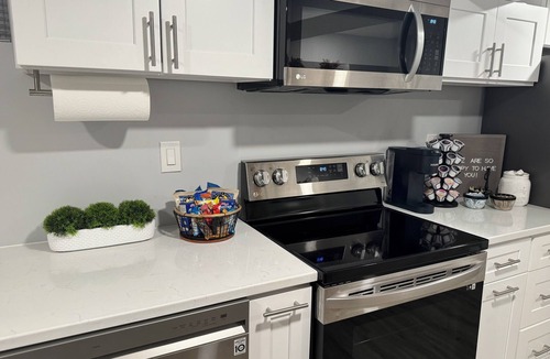 Elmont Apartment | Premium Studio Suite - 10 min. walk to UBS Arena & Belmont Park