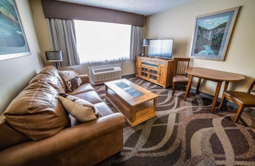 Smithers Hotel | Prestige Hudson Bay Lodge & Conference Centre, WorldHotels Crafted Collection