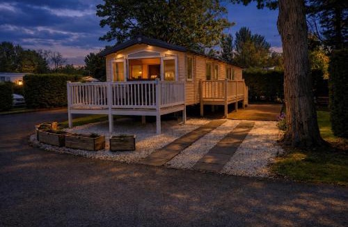 Berwick-upon-Tweed Resort | Prestige Static Caravan on 5 Star Holiday Park