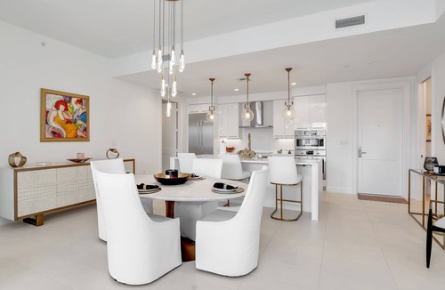 Redevelopment Area Condo | Prestigious 1,700 sq ft, 2-bedroom condo in beautiful Downtown Naples