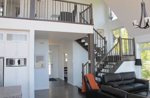Saint-Joseph-de-la-Rive House | Prestigious 5 Bedroom Vacation Home Offering Stunning Views of St-Lawrence River