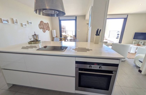 Palavas-les-Flots Apartment | Prestigious beachfront property - Immersive view terrace - WIFI - Parking