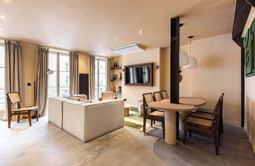 Paris City Center Apartment | Prestigious Five-Bedroom Retreat Between Louvre, Tuileries and Vendôme Square
