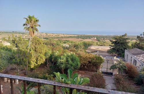 Casa Papa Villa | Prestigious historic mansion nestled in a centuries-old park.
